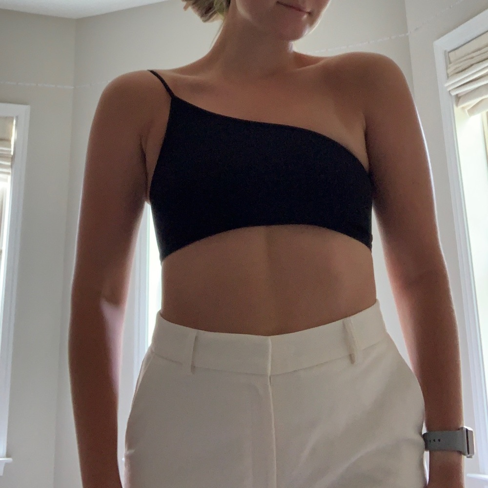 One shoulder crop top